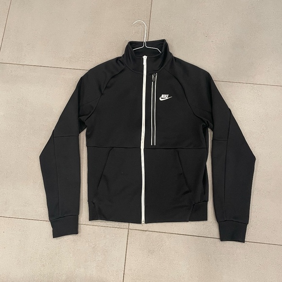 Black and White Nike Zipper Track Suit - Picture 1 of 6